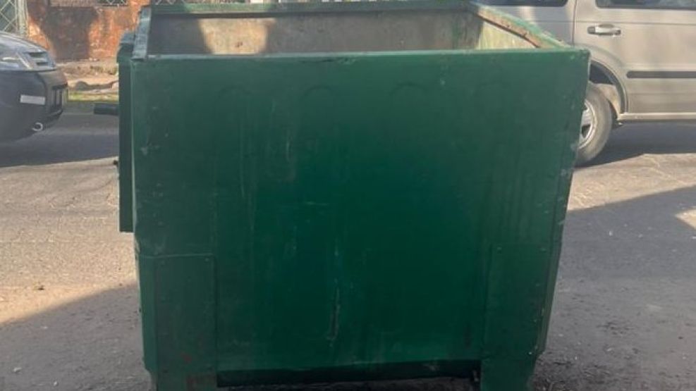 El contenedor en el que se hallaron los restos humanos.