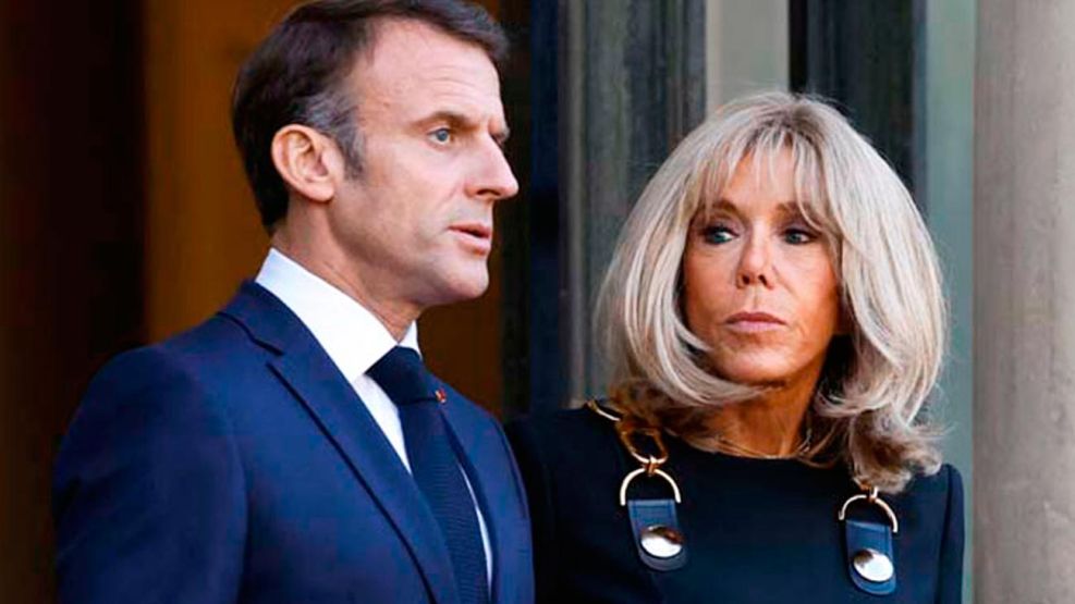 160825_macron_brigitte_afp_g