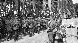 170825_hitler_nazi_marcha_cedoc_g