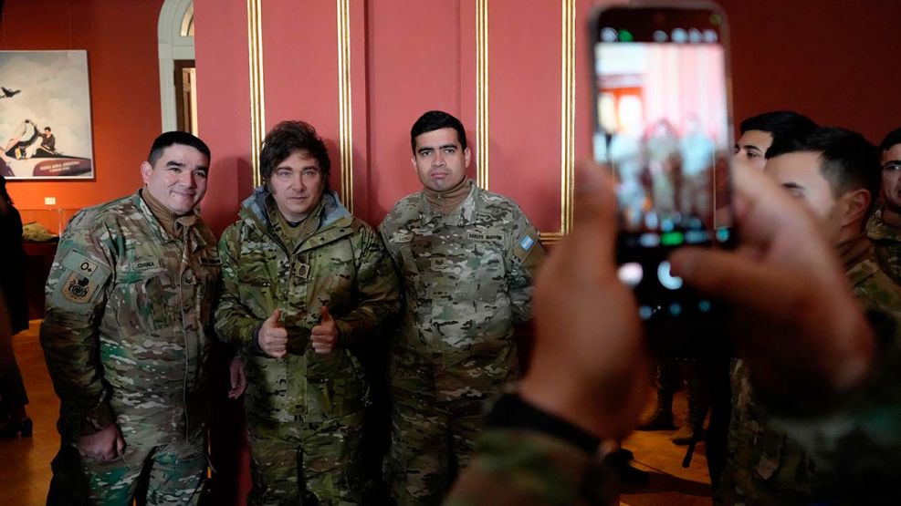 Javier Milei acto 17082025