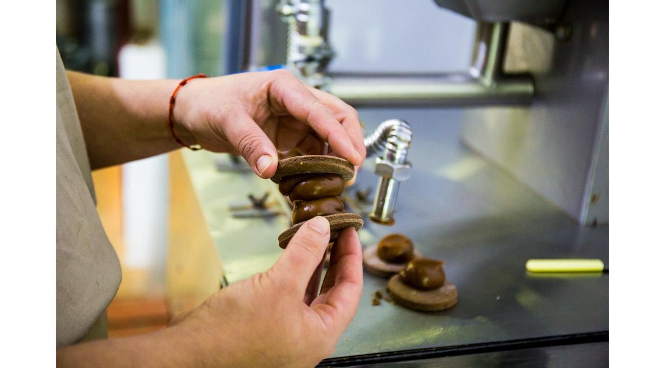 Alfajores La Linqueña: Tradición artesanal y sabor innovador