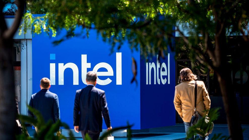 Intel’s Money Woes Throw Biden Team’s Chip Strategy Into Turmoil 