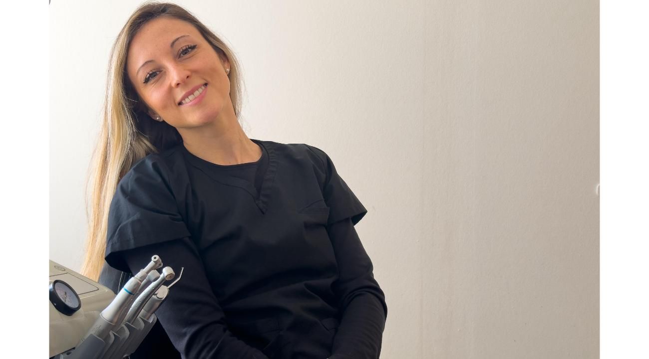 Odontóloga Lucia Basualdo: Pasión, empatía y crecimiento profesional