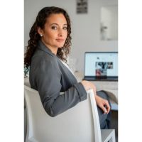 "La verdad sobre empezar un negocio digital sin dinero” por Virginia Spinacci