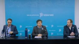 El gobernador Axel Kicillof junto a su ministro de Infraestructura, Gabriel Katopodis, y su ministro de Economía, Pablo López