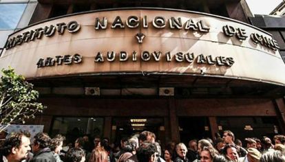En redes sociales, Manuel Adorni defendió la gestión de Carlos Pirovano en el ente cinematográfico. 