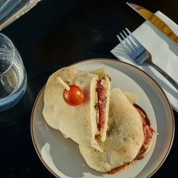 Sabores de la alta montaña en propuestas promocionales para probar en 4 puntos de la Argentina.