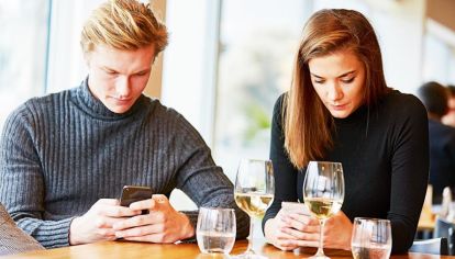 Por el uso del celular, la desconexión emocional es cada vez más frecuente y afecta los vínculos humanos.