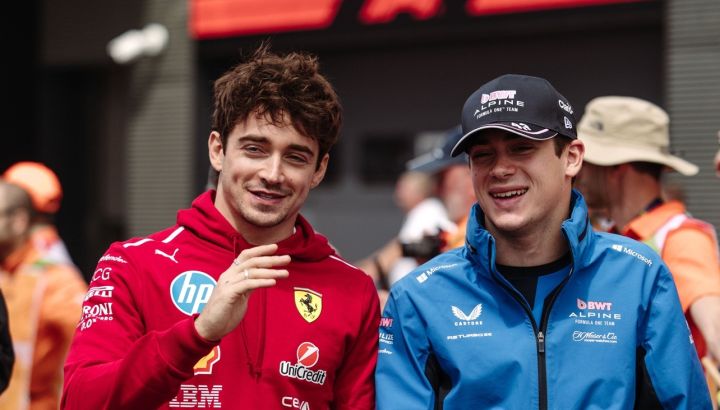Franco Colapinto y Charles Leclerc