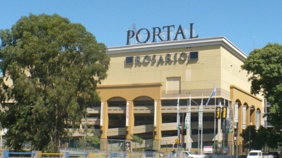 El hecho ocurrió en el shopping El Portal de Rosario. 