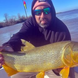 El Río de la Plata atraviesa un gran momento. Embarcados, la pesca está a punto caramelo y nos da la posibilidad de elegir y combinar diferentes técnicas.