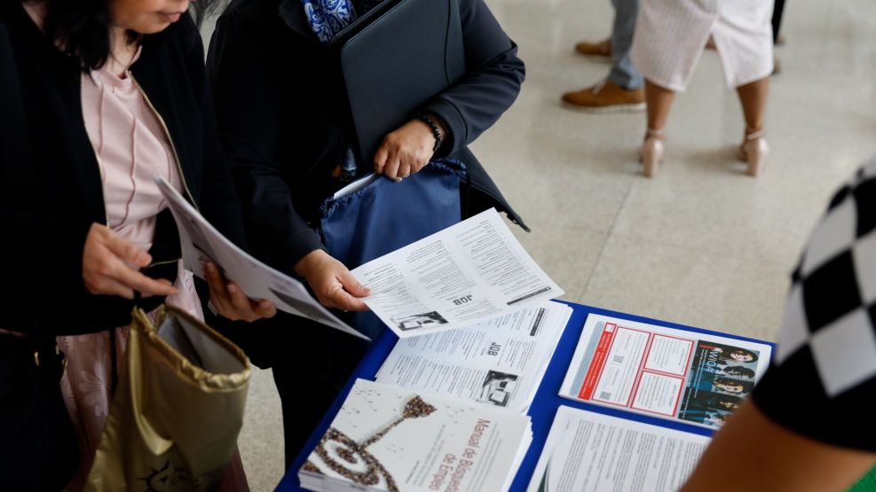 DCA Hosts "Navigating New Beginnings: A Job Fair For Federal Employees"