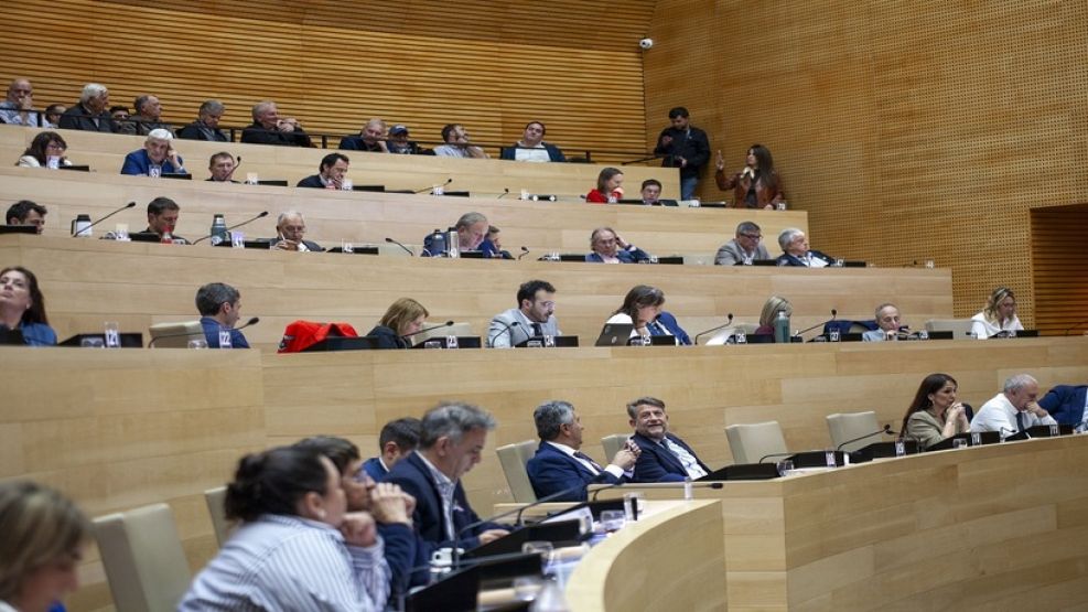 Opositores en sesión 