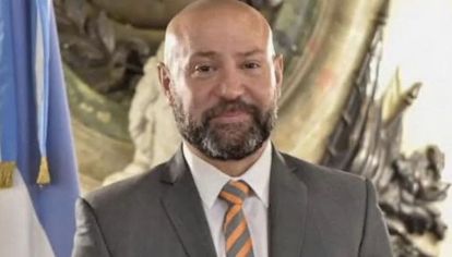En Nordelta, fuerzas de seguridad realizaron un procedimiento en la residencia de Emmanuel Kovalivker. Secuestraron dólares y teléfonos. 