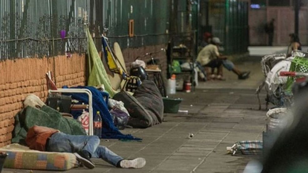 Se necesitan cuatro salarios mínimos para no ser pobre | La comparación arroja resultados peores que en 2001 - Image 1