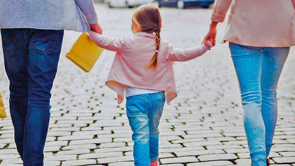 230825_padre_hijo_madre_familia_cedoc_g