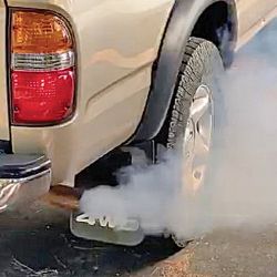 Qué significan los diferentes colores de humo que salen de los caños de escape de las camionetas 4x4.