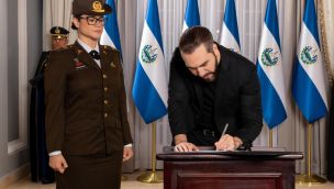 Bukele nombró a una militar como ministra de Educación.