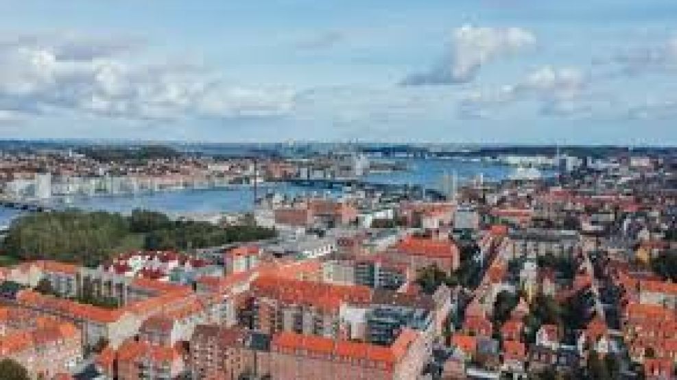 Dinamarca, es el país del mundo que más lento envejece.