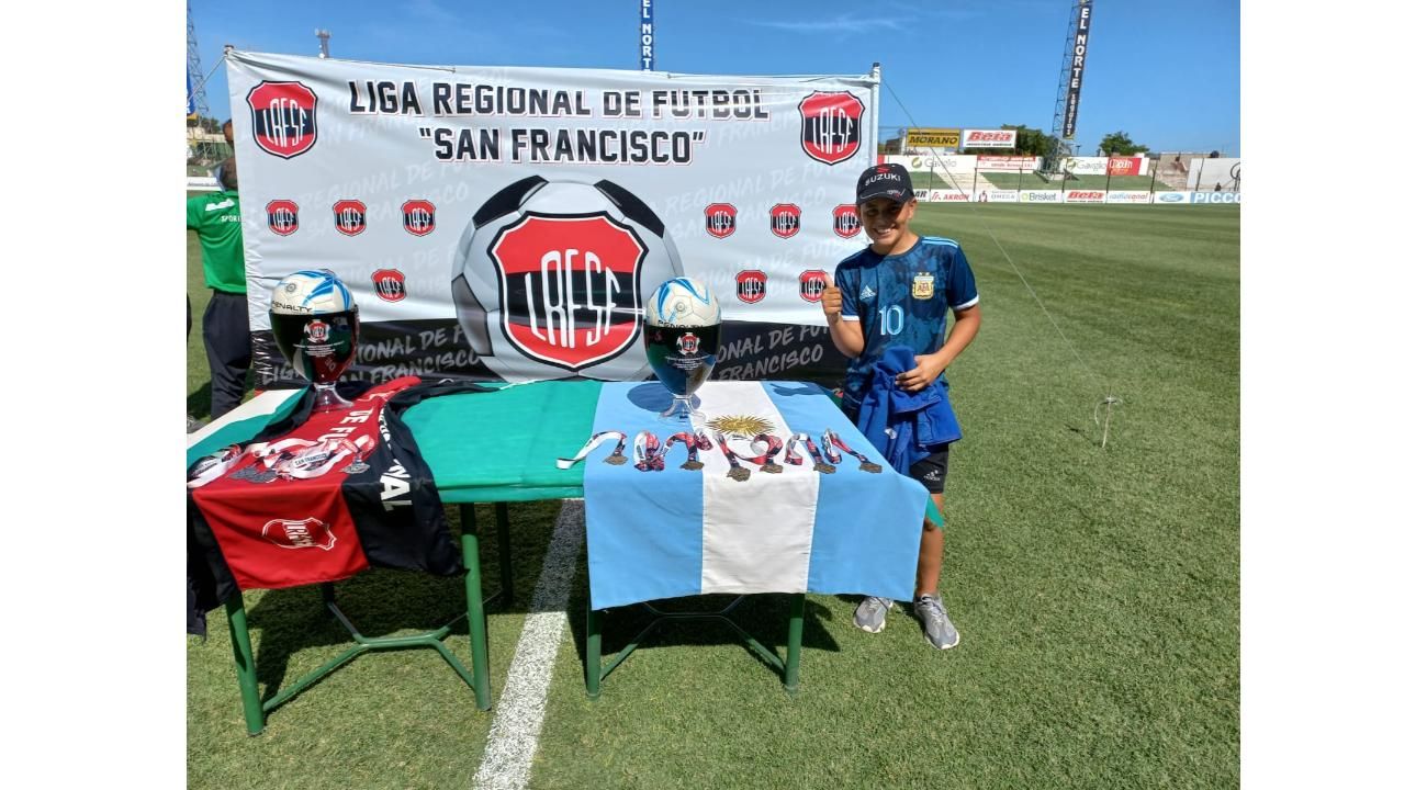 UN EQUIPO QUE MARCA GOLES: La Liga Regional de Fútbol San Francisco y Kenia Group.