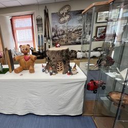 En la ciudad española de Aranda de Duero, Burgos, está el Museo de Juegos Tradicionales A. C. La Tanguilla.