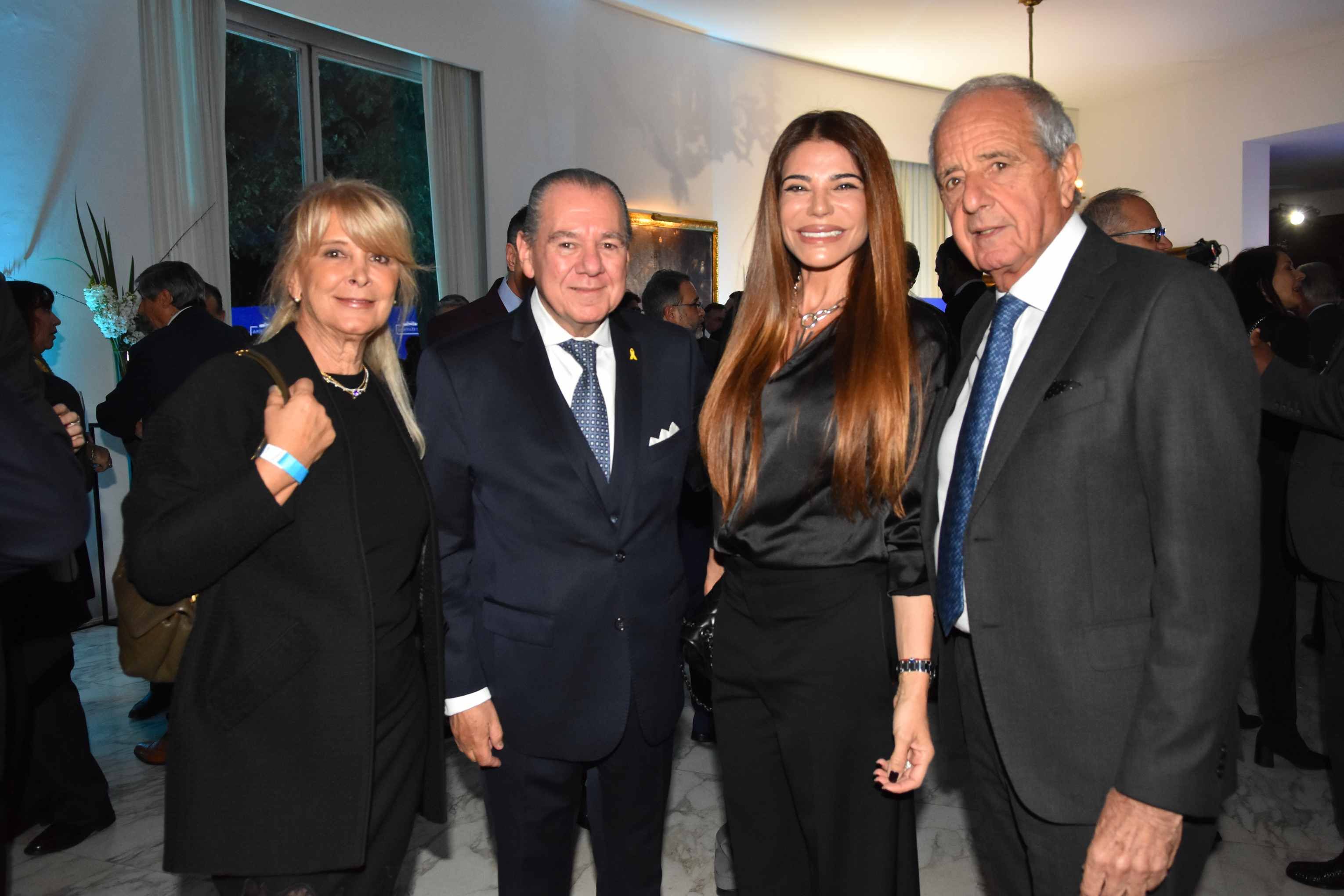 Claudia Spinelli, su marido el empresario Mario Montoto, Zulema Menem (h) y Rodolfo D'Onofrio.