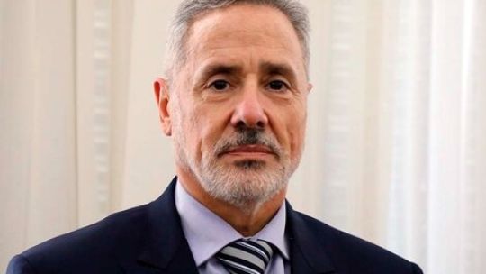 Marcelo Saín criticó al gobierno por ignorar al clan Alvarado en Rosario y declarar terrorista al Cártel de los Soles sin pruebas oficiales.