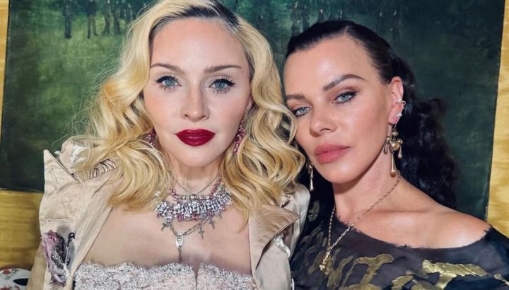 Qué fue de la vida de Debi Mazar, la amiga de Madonna que brilló en "Buenos Muchachos" y ahora vive en Italia