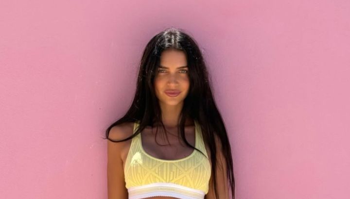 Combinación fashionista y arriesgada: la nueva tendencia que impone Zaira Nara de vestido y jean