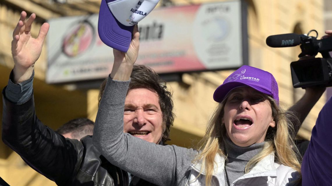 Javier Milei and Karina Milei on the campaign trail in Lomas de Zamora.