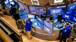 US Stocks Flat As Private Jobs Data Sparks Growth Concerns