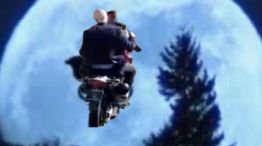 Las redes sociales estallaron de memes de José Luis Espert escapando en moto de Lomas de Zamora