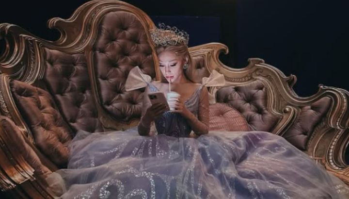 Ariana Grande emocionó a sus fanáticos con un misterioso video: ¿Se viene gira?