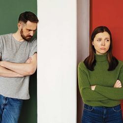 Mankeeping, cuando los hombres descargan su vida emocional en sus parejas. | Foto:Freepik