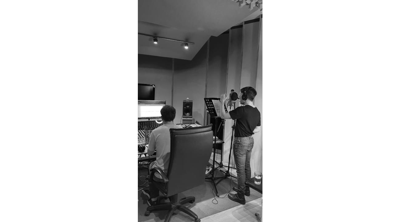 El presente de Peter Brando: pasión, inspiración, nuevas canciones y equipo.