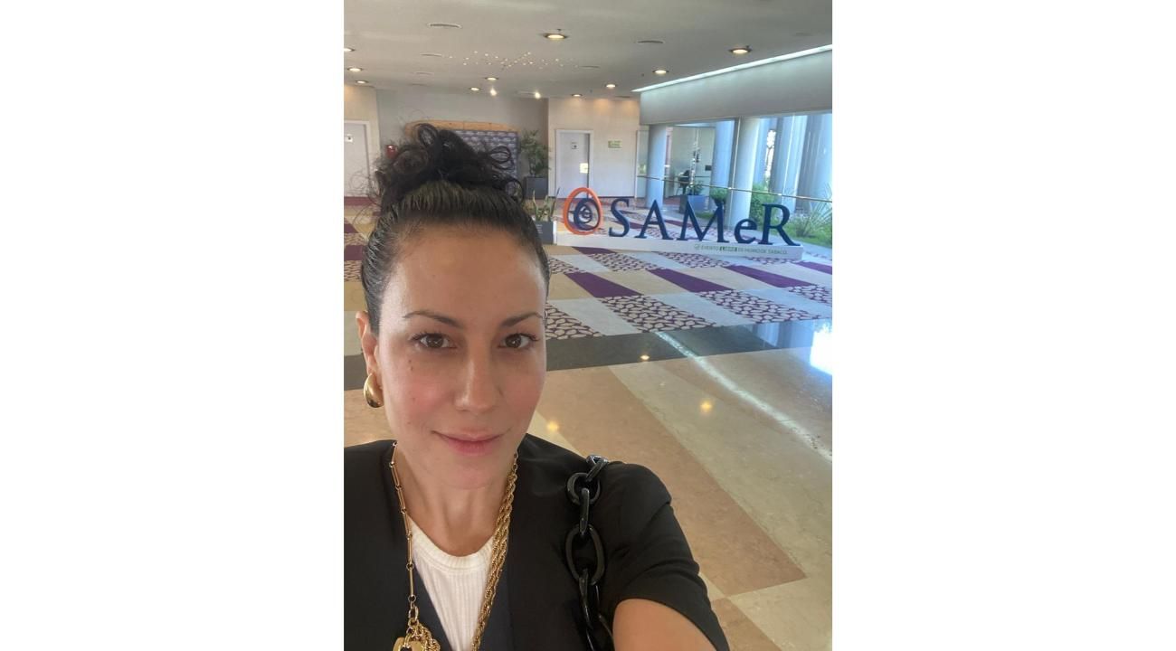 Entrevista a la Dra. Andrea Quinteiro: en primera persona, “El arte de acompañar en el momento más sensible de la vida”