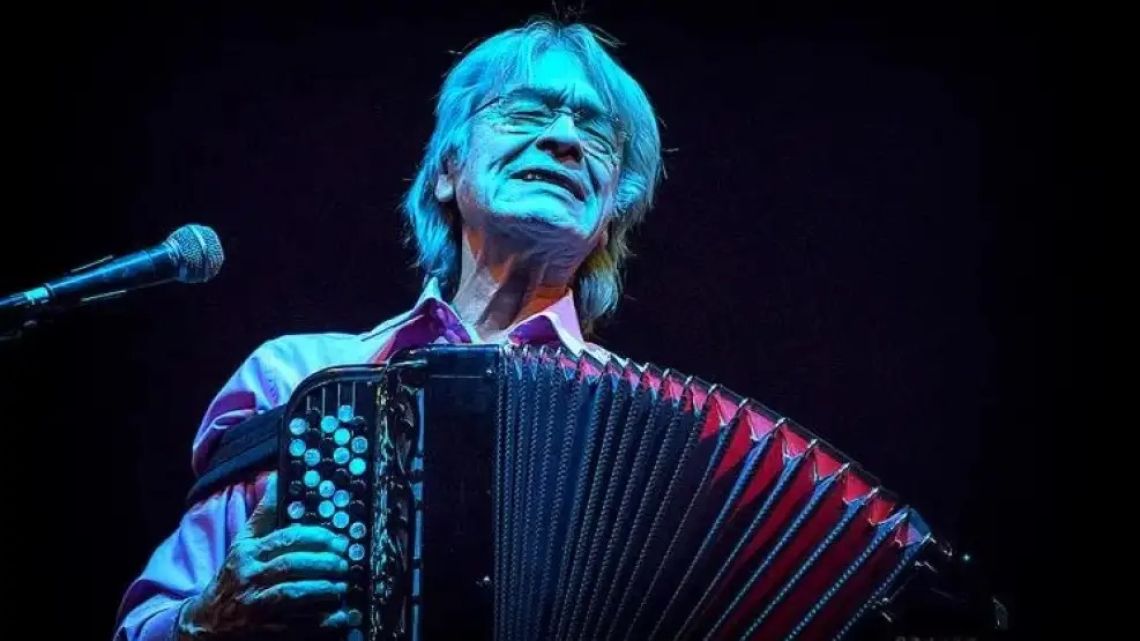 Raúl Barboza in concert.