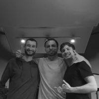 El presente de Peter Brando: pasión, inspiración, nuevas canciones y equipo.