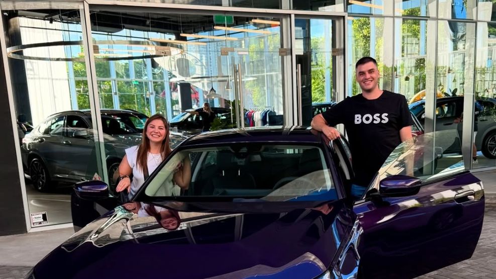 Braian Obregón y su pareja. 