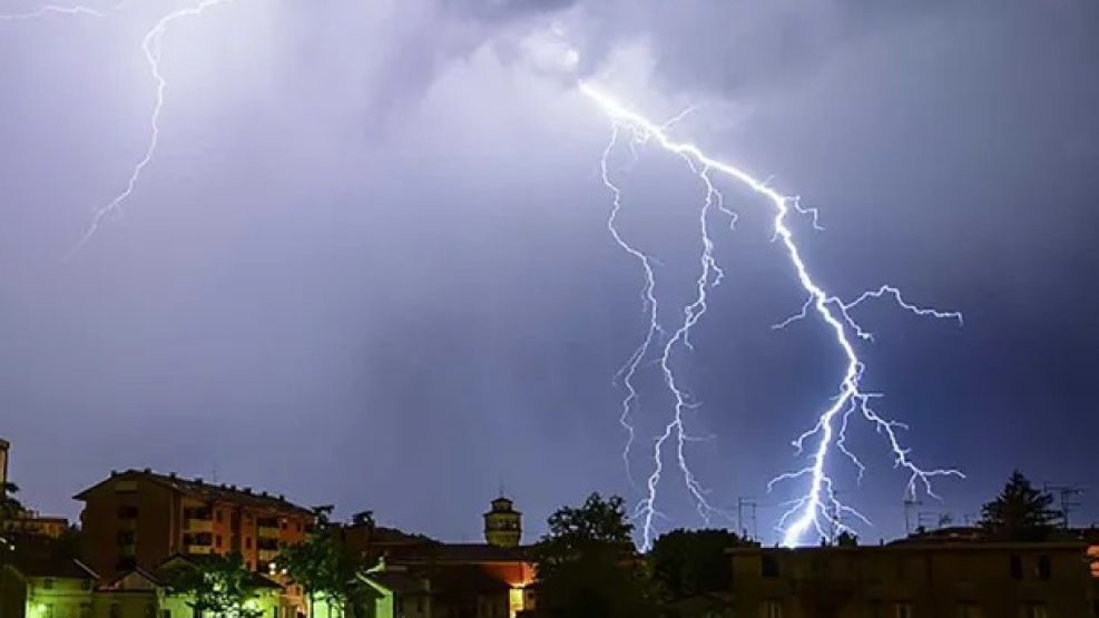 Cada vez más cerca la tormenta de Santa Rosa y llega con alerta por una nueva ciclogénesis.