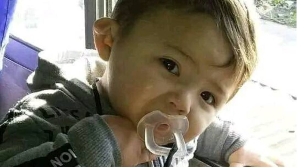 El calvario de León: la fiscal dio detalles sobre el padecimiento del bebé de 18 meses torturado y asesinado por sus padres - Image 2