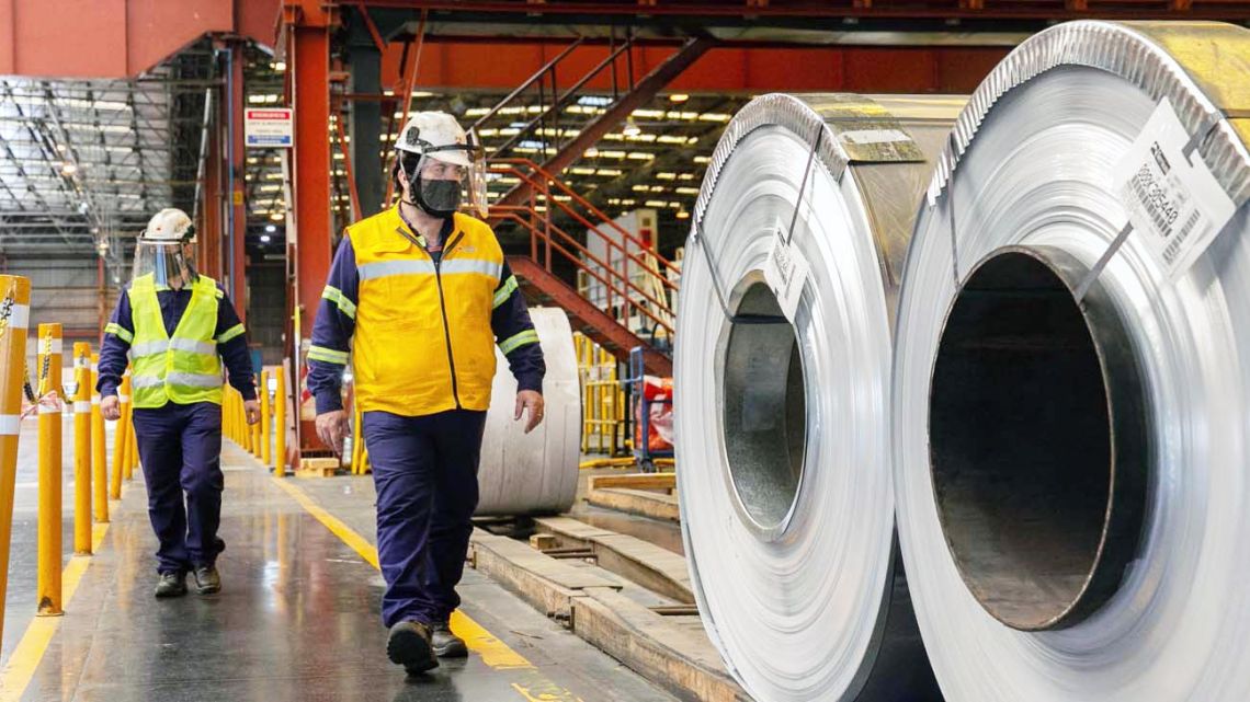 En la previa de lo que será una movilización por el Día de la Industria, los gremios del sector se reúnen y piden cuidar "a las empresas y sus trabajadores"