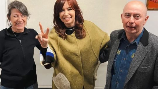 Con una foto junto al Indio Solari, el kirchnerismo pide votar "como si Ella estuviera en la lista"