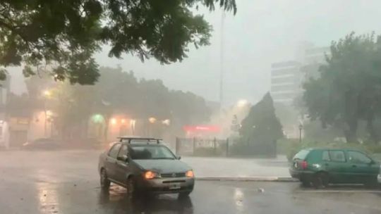 Tormenta de Santa Rosa en Mendoza: inundaciones, granizo y 100 evacuados