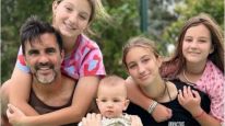 Fabián Cubero junto a Allegra, Sienna e Indiana Cubero