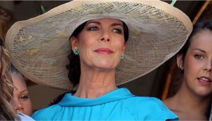 Los pantalones de pana de Carolina de Mónaco son el countryside chic que queremos