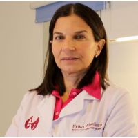 Dra. Erika Abelleira: especialista en tiroides y salud endocrina con enfoque humano