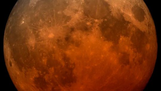 “Luna de sangre” en Argentina: cuándo y cómo ver el eclipse lunar de agosto