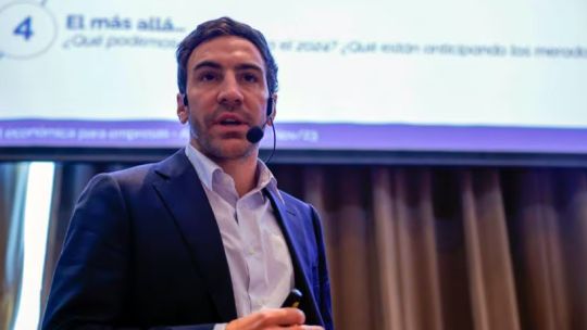 Santiago Bulat y el futuro del dólar: “En 2027 va a haber tensión cambiaria por falta de reservas”