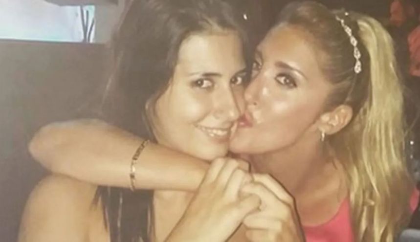 Ayelén Paleo y su hermana